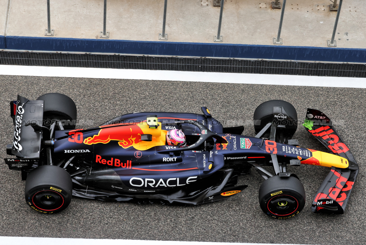 TEST BAHRAIN, Liam Lawson (NZL) Red Bull Racing RB21.

26.02.2025. Formula 1 Testing, Sakhir, Bahrain, Day One.

 - www.xpbimages.com, EMail: requests@xpbimages.com © Copyright: Coates / XPB Images