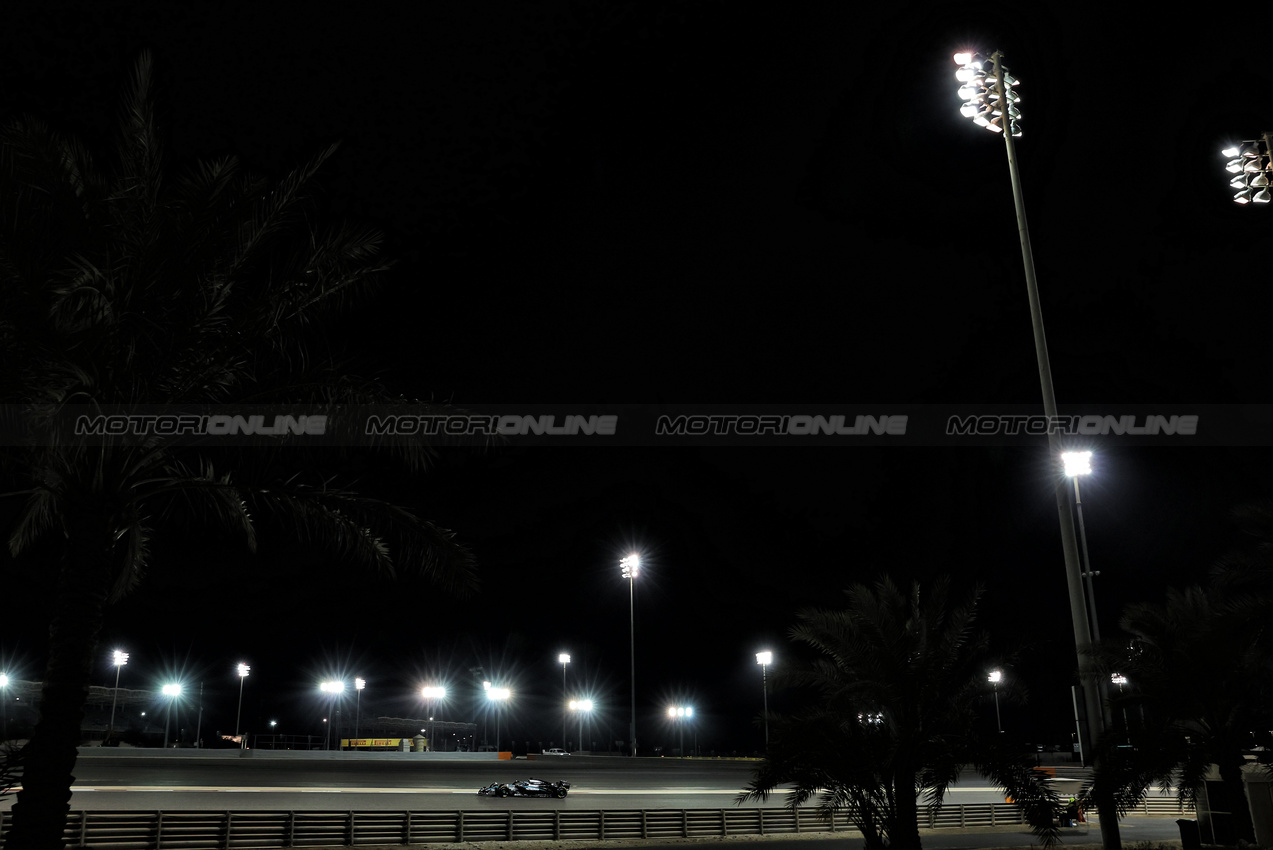 TEST BAHRAIN, George Russell (GBR) Mercedes AMG F1 W16.

26.02.2025. Formula 1 Testing, Sakhir, Bahrain, Day One.

- www.xpbimages.com, EMail: requests@xpbimages.com © Copyright: Bearne / XPB Images