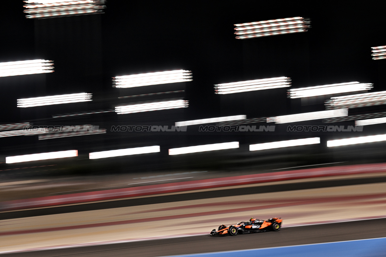 TEST BAHRAIN, Lando Norris (GBR) McLaren MCL39.

26.02.2025. Formula 1 Testing, Sakhir, Bahrain, Day One.

- www.xpbimages.com, EMail: requests@xpbimages.com © Copyright: Price / XPB Images