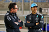 TEST BAHRAIN, (L to R): Andrew Shovlin (GBR) Mercedes AMG F1 Trackside Engineering Director with George Russell (GBR) Mercedes AMG F1.

26.02.2025. Formula 1 Testing, Sakhir, Bahrain, Day One.

- www.xpbimages.com, EMail: requests@xpbimages.com © Copyright: Batchelor / XPB Images