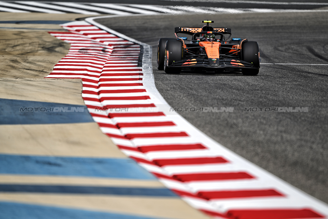 TEST BAHRAIN, Lando Norris (GBR) McLaren MCL39.

28.02.2025. Formula 1 Testing, Sakhir, Bahrain, Day Three.

- www.xpbimages.com, EMail: requests@xpbimages.com © Copyright: Price / XPB Images