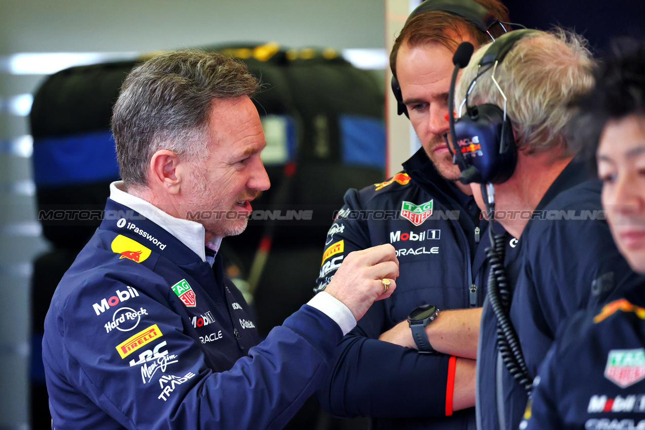 TEST BAHRAIN, Christian Horner (GBR) Red Bull Racing Team Principal.

28.02.2025. Formula 1 Testing, Sakhir, Bahrain, Day Three.

- www.xpbimages.com, EMail: requests@xpbimages.com © Copyright: Batchelor / XPB Images
