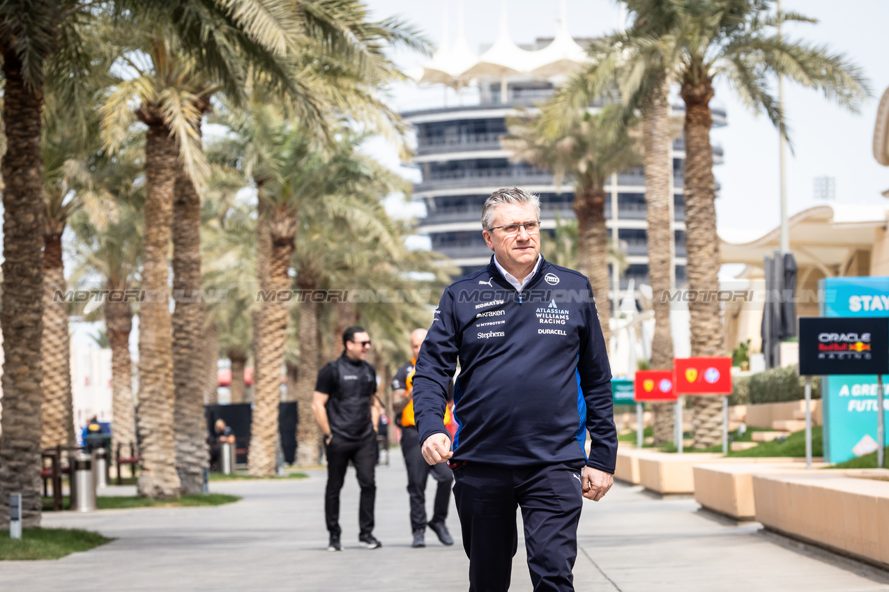 TEST BAHRAIN, Pat Fry (GBR) Atlassian Williams Racing Chief Technical Officer.

28.02.2025. Formula 1 Testing, Sakhir, Bahrain, Day Three.

- www.xpbimages.com, EMail: requests@xpbimages.com © Copyright: Bearne / XPB Images