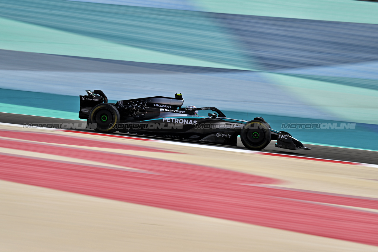 TEST BAHRAIN, Andrea Kimi Antonelli (ITA) Mercedes AMG F1 W16.

28.02.2025. Formula 1 Testing, Sakhir, Bahrain, Day Three.

- www.xpbimages.com, EMail: requests@xpbimages.com © Copyright: Price / XPB Images