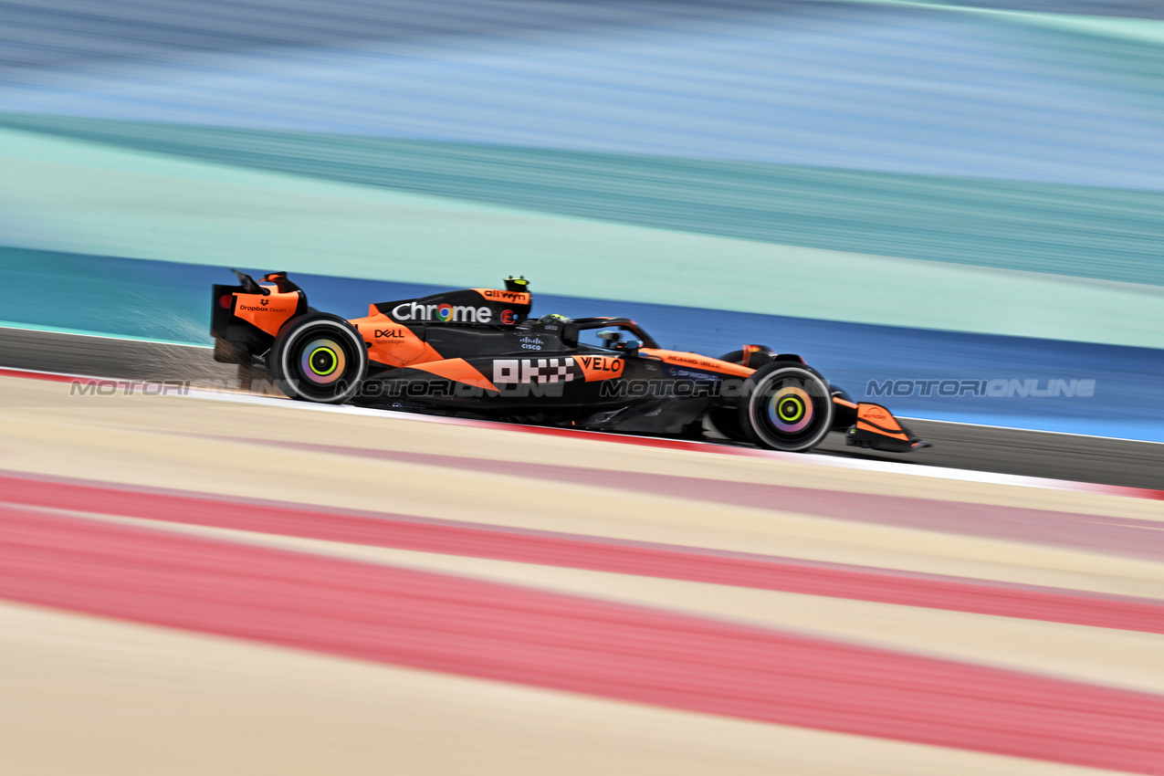 TEST BAHRAIN, Lando Norris (GBR) McLaren MCL39.

28.02.2025. Formula 1 Testing, Sakhir, Bahrain, Day Three.

- www.xpbimages.com, EMail: requests@xpbimages.com © Copyright: Price / XPB Images