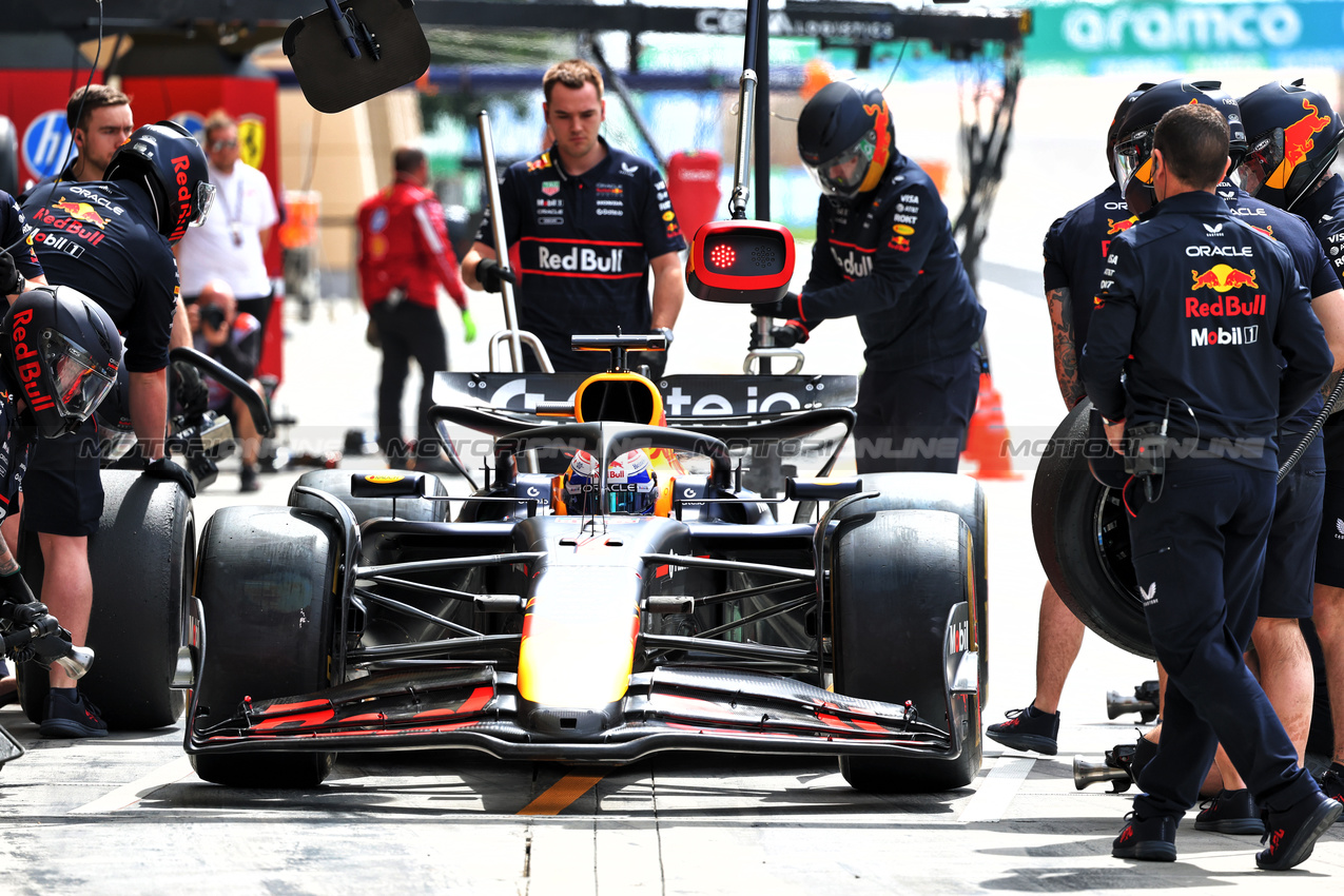 TEST BAHRAIN, Max Verstappen (NLD) Red Bull Racing RB21.

28.02.2025. Formula 1 Testing, Sakhir, Bahrain, Day Three.

- www.xpbimages.com, EMail: requests@xpbimages.com © Copyright: Batchelor / XPB Images
