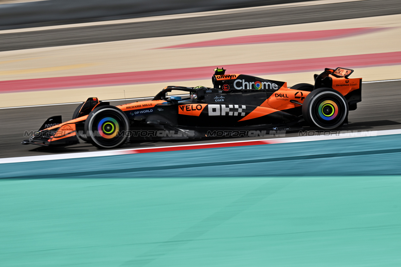 TEST BAHRAIN, Lando Norris (GBR) McLaren MCL39.

28.02.2025. Formula 1 Testing, Sakhir, Bahrain, Day Three.

- www.xpbimages.com, EMail: requests@xpbimages.com © Copyright: Price / XPB Images