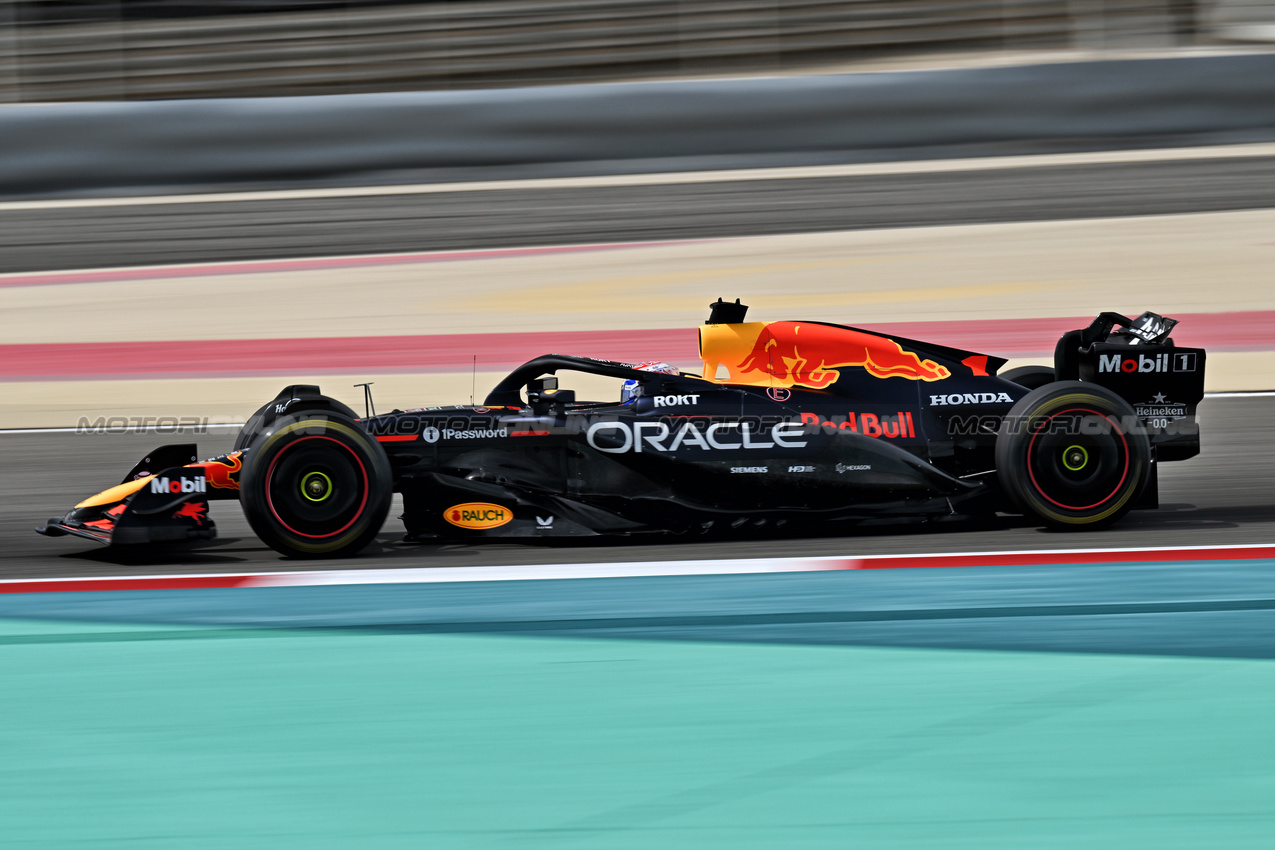 TEST BAHRAIN, Max Verstappen (NLD) Red Bull Racing RB21.

28.02.2025. Formula 1 Testing, Sakhir, Bahrain, Day Three.

- www.xpbimages.com, EMail: requests@xpbimages.com © Copyright: Price / XPB Images