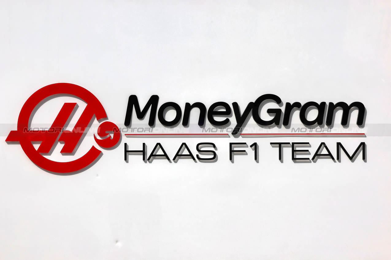 TEST BAHRAIN, Haas F1 Team logo.

28.02.2025. Formula 1 Testing, Sakhir, Bahrain, Day Three.

- www.xpbimages.com, EMail: requests@xpbimages.com © Copyright: Batchelor / XPB Images