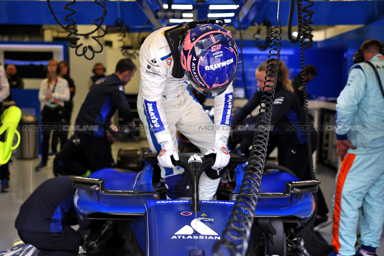TEST BAHRAIN, Alexander Albon (THA) Atlassian Williams Racing FW47.

28.02.2025. Formula 1 Testing, Sakhir, Bahrain, Day Three.

- www.xpbimages.com, EMail: requests@xpbimages.com © Copyright: Bearne / XPB Images