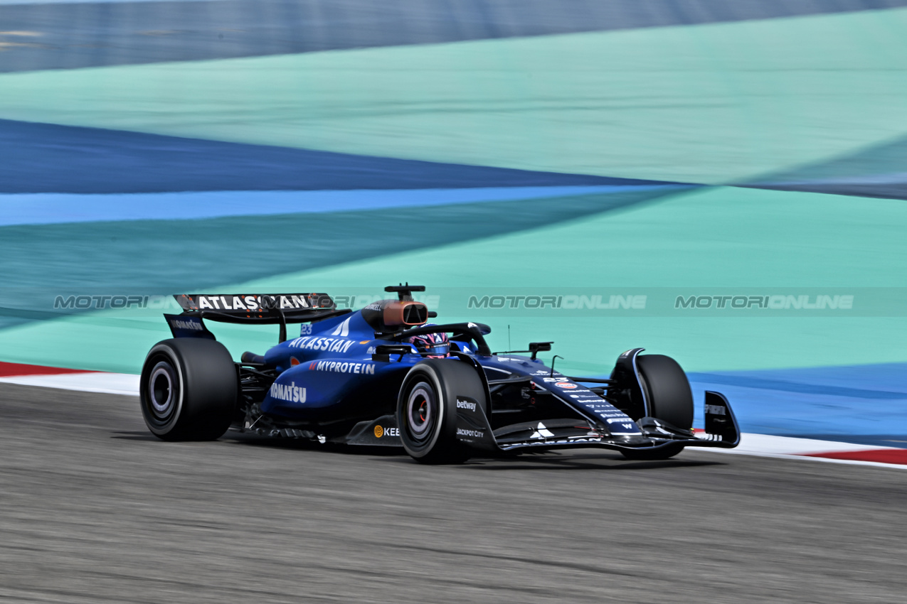 TEST BAHRAIN, Alexander Albon (THA) Atlassian Williams Racing FW47.

28.02.2025. Formula 1 Testing, Sakhir, Bahrain, Day Three.

- www.xpbimages.com, EMail: requests@xpbimages.com © Copyright: Price / XPB Images