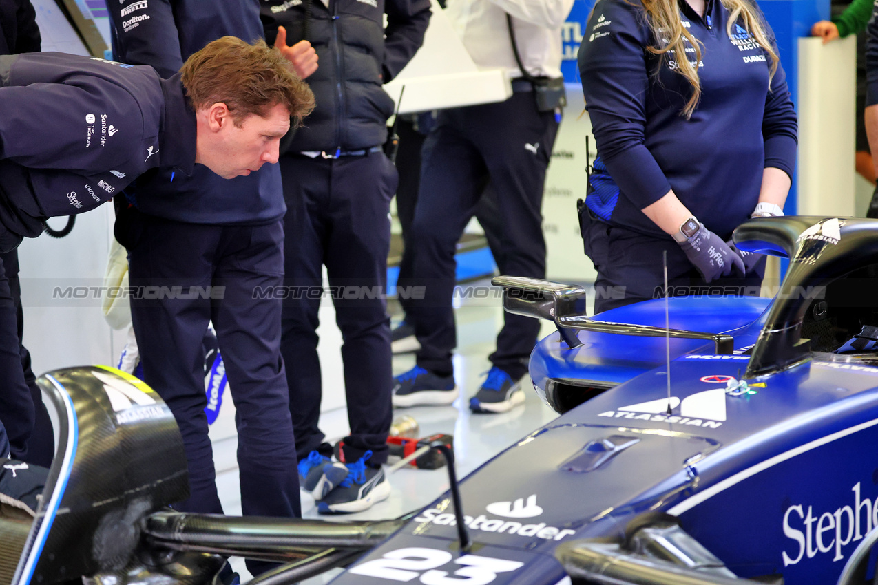 TEST BAHRAIN, James Vowles (GBR) Atlassian Williams Racing Team Principal.

28.02.2025. Formula 1 Testing, Sakhir, Bahrain, Day Three.

- www.xpbimages.com, EMail: requests@xpbimages.com © Copyright: Batchelor / XPB Images