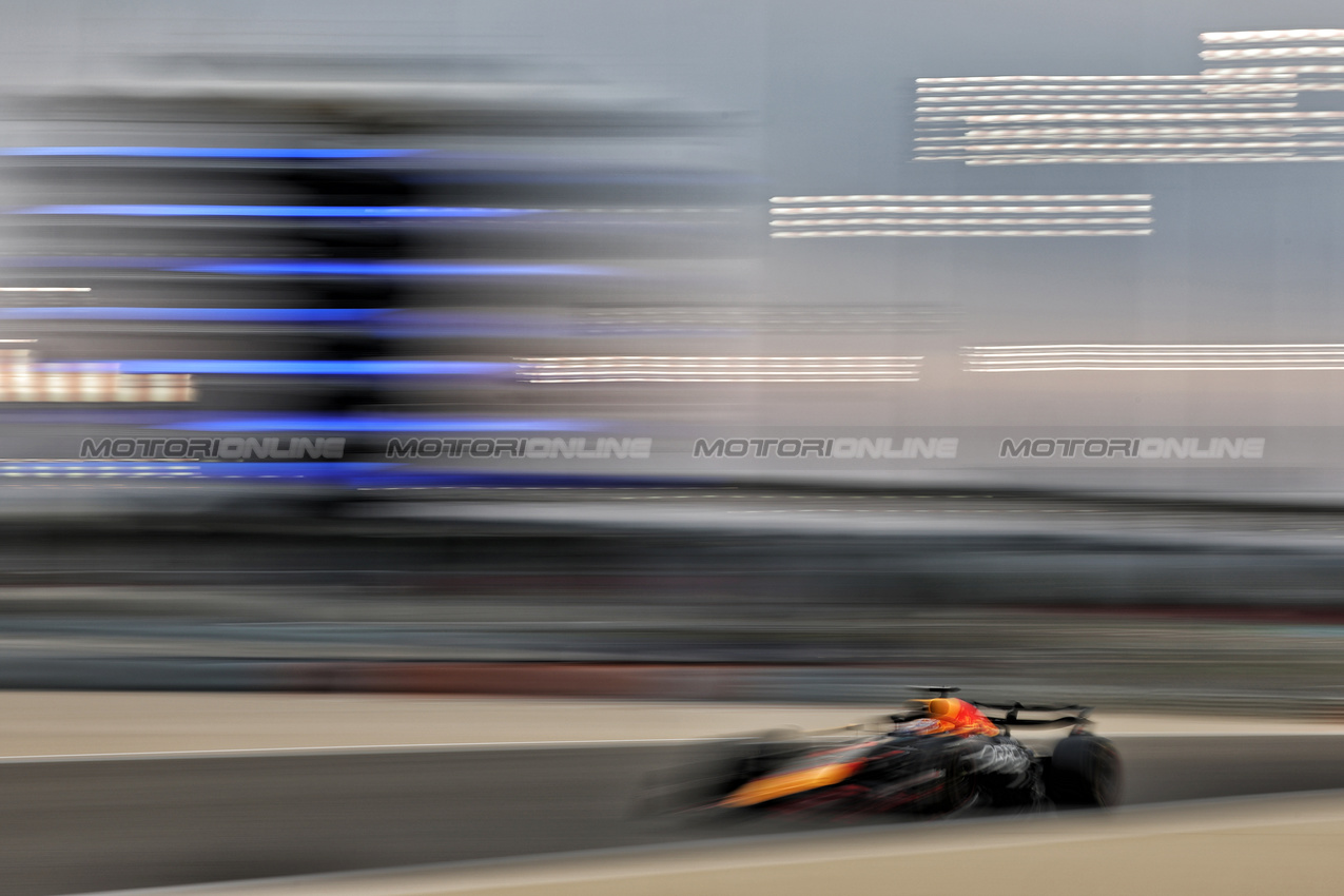 TEST BAHRAIN, Max Verstappen (NLD) Red Bull Racing RB21.

28.02.2025. Formula 1 Testing, Sakhir, Bahrain, Day Three.

- www.xpbimages.com, EMail: requests@xpbimages.com © Copyright: Bearne / XPB Images