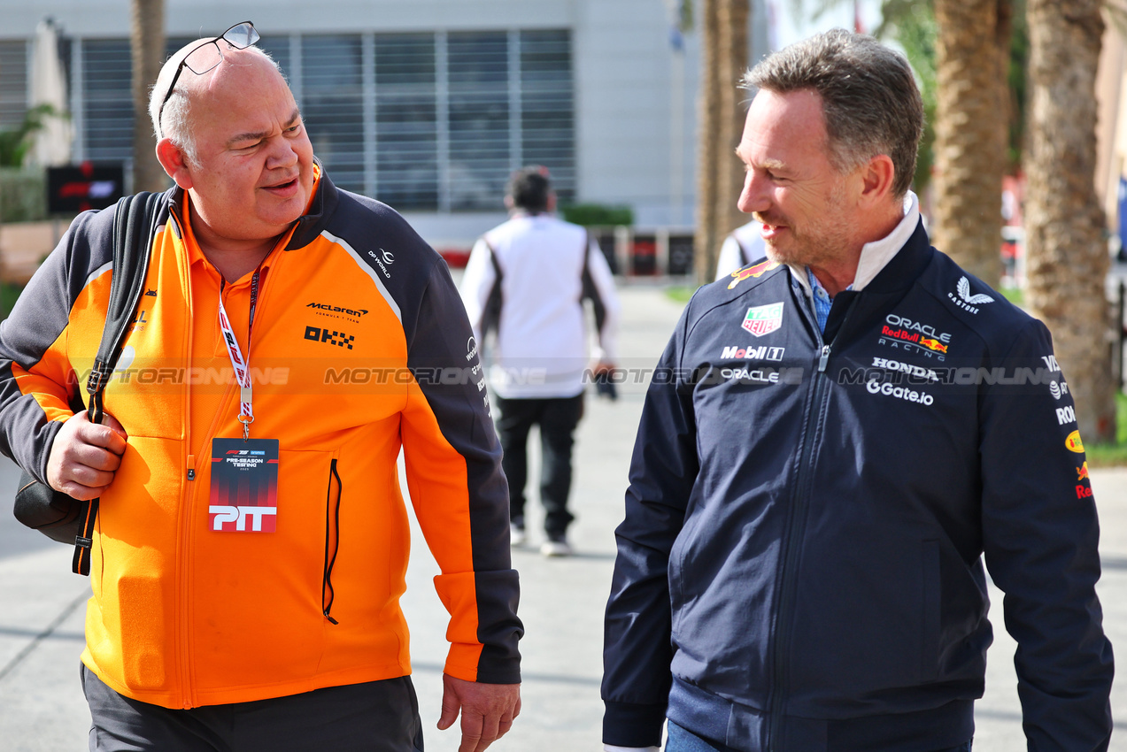 TEST BAHRAIN, (L to R): Rob Marshall (GBR) McLaren Chief Designer with Christian Horner (GBR) Red Bull Racing Team Principal.

28.02.2025. Formula 1 Testing, Sakhir, Bahrain, Day Three.

- www.xpbimages.com, EMail: requests@xpbimages.com © Copyright: Batchelor / XPB Images