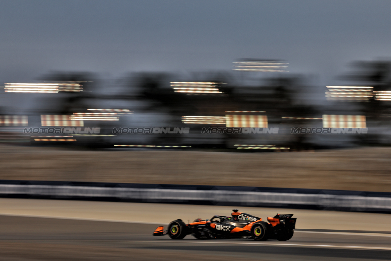 TEST BAHRAIN, Oscar Piastri (AUS) McLaren MCL39.

28.02.2025. Formula 1 Testing, Sakhir, Bahrain, Day Three.

- www.xpbimages.com, EMail: requests@xpbimages.com © Copyright: Bearne / XPB Images