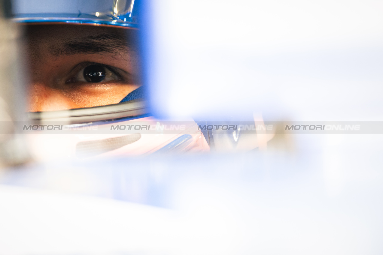 TEST BAHRAIN, Alexander Albon (THA) Atlassian Williams Racing FW47.

28.02.2025. Formula 1 Testing, Sakhir, Bahrain, Day Three.

- www.xpbimages.com, EMail: requests@xpbimages.com © Copyright: Bearne / XPB Images