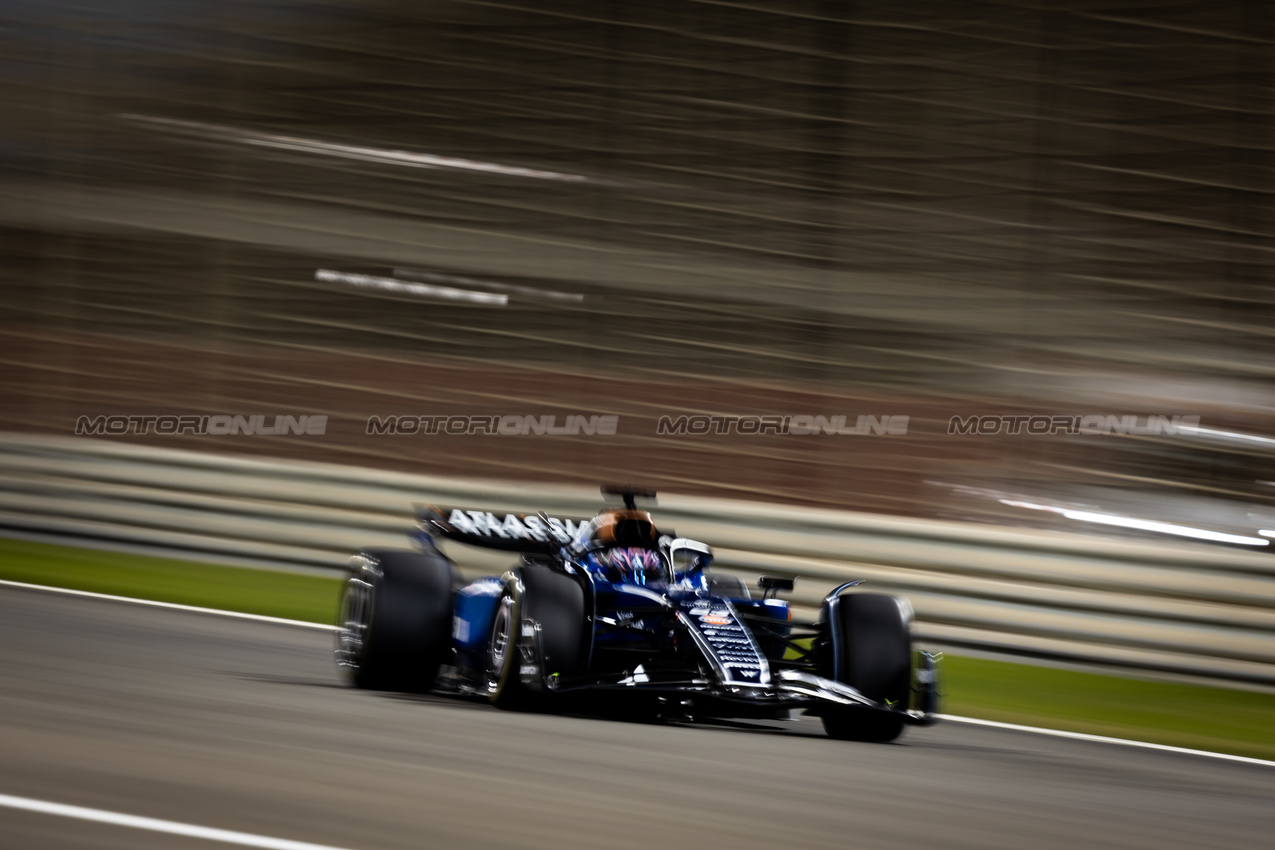 TEST BAHRAIN, Alexander Albon (THA) Atlassian Williams Racing FW47.

28.02.2025. Formula 1 Testing, Sakhir, Bahrain, Day Three.

- www.xpbimages.com, EMail: requests@xpbimages.com © Copyright: Bearne / XPB Images