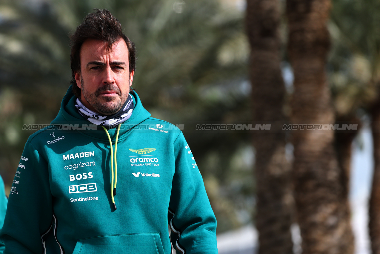 TEST BAHRAIN, Fernando Alonso (ESP) Aston Martin F1 Team.

28.02.2025. Formula 1 Testing, Sakhir, Bahrain, Day Three.

- www.xpbimages.com, EMail: requests@xpbimages.com © Copyright: Batchelor / XPB Images