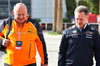 TEST BAHRAIN, (L to R): Rob Marshall (GBR) McLaren Chief Designer with Christian Horner (GBR) Red Bull Racing Team Principal.

28.02.2025. Formula 1 Testing, Sakhir, Bahrain, Day Three.

- www.xpbimages.com, EMail: requests@xpbimages.com © Copyright: Batchelor / XPB Images