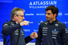 TEST BAHRAIN, (L to R): Pat Fry (GBR) Atlassian Williams Racing Chief Technical Officer with Carlos Sainz (ESP) Atlassian Williams Racing.

28.02.2025. Formula 1 Testing, Sakhir, Bahrain, Day Three.

- www.xpbimages.com, EMail: requests@xpbimages.com © Copyright: Batchelor / XPB Images