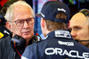 TEST BAHRAIN, Dr Helmut Marko (AUT) Red Bull Motorsport Consultant with Max Verstappen (NLD) Red Bull Racing e Gianpiero Lambiase (ITA) Red Bull Racing Head of Racing.

28.02.2025. Formula 1 Testing, Sakhir, Bahrain, Day Three.

- www.xpbimages.com, EMail: requests@xpbimages.com © Copyright: Charniaux / XPB Images