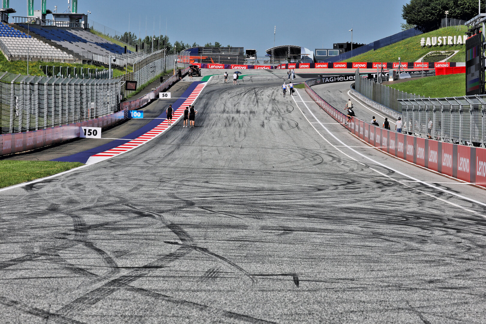 GP AUSTRIA, Circuit Atmosfera - Start / finish straight.
25.06.2026. Formula 1 World Championship, Rd 8, Austrian Grand Prix, Spielberg, Austria, Preparation Day.
- www.xpbimages.com, EMail: requests@xpbimages.com © Copyright: Moy / XPB Images
