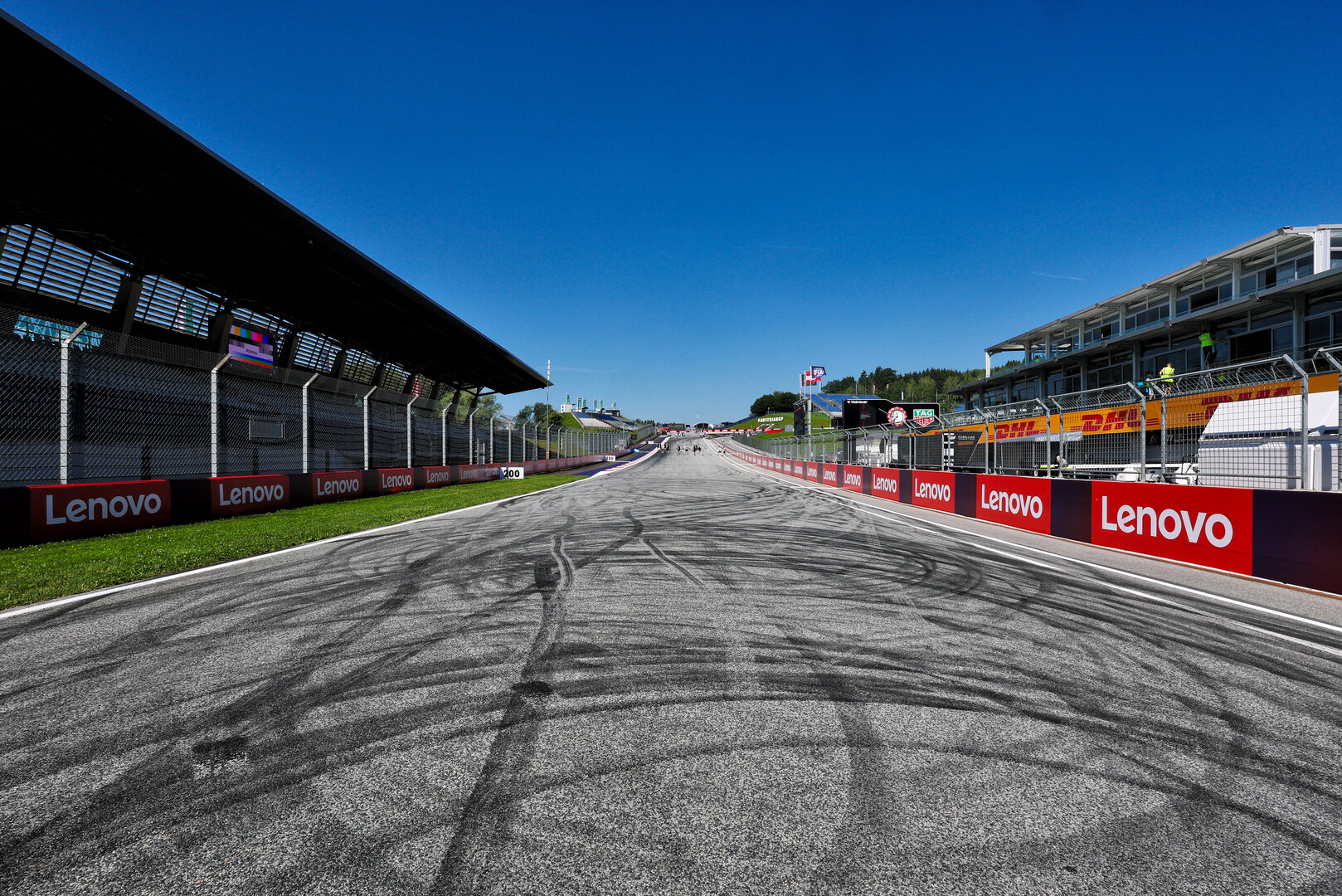 GP AUSTRIA, Circuit Atmosfera - Start / finish straight.
25.06.2026. Formula 1 World Championship, Rd 8, Austrian Grand Prix, Spielberg, Austria, Preparation Day.
- www.xpbimages.com, EMail: requests@xpbimages.com © Copyright: Moy / XPB Images