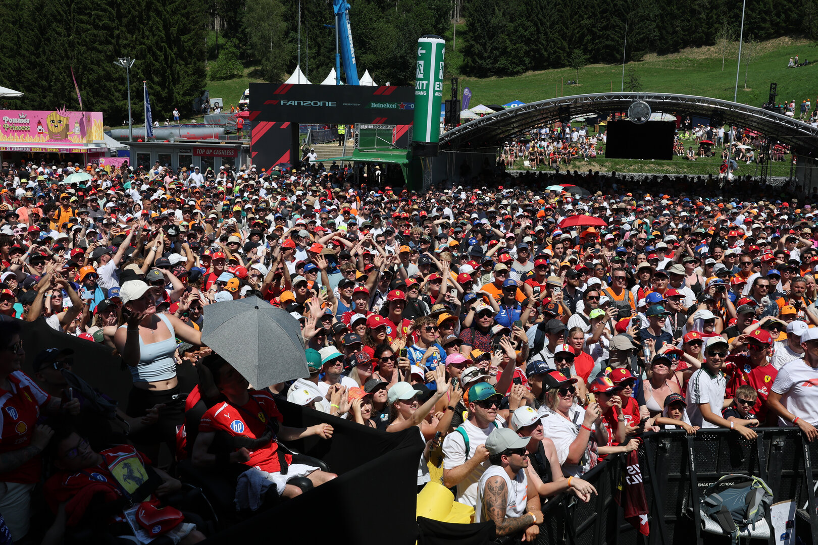GP AUSTRIA, Fans at the FanZone Stage.
26.06.2026. Formula 1 World Championship, Rd 8, Austrian Grand Prix, Spielberg, Austria, Practice Day.
- www.xpbimages.com, EMail: requests@xpbimages.com © Copyright: Moy / XPB Images