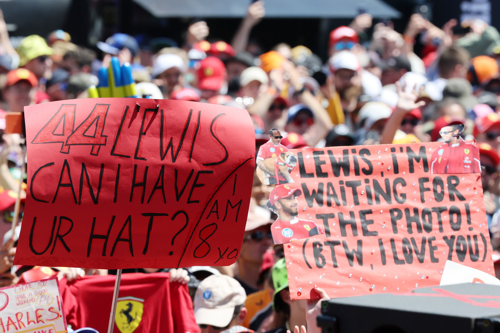 GP AUSTRIA, Lewis Hamilton (GBR) Ferrari fans at the FanZone Stage.
26.06.2026. Formula 1 World Championship, Rd 8, Austrian Grand Prix, Spielberg, Austria, Practice Day.
- www.xpbimages.com, EMail: requests@xpbimages.com © Copyright: Moy / XPB Images