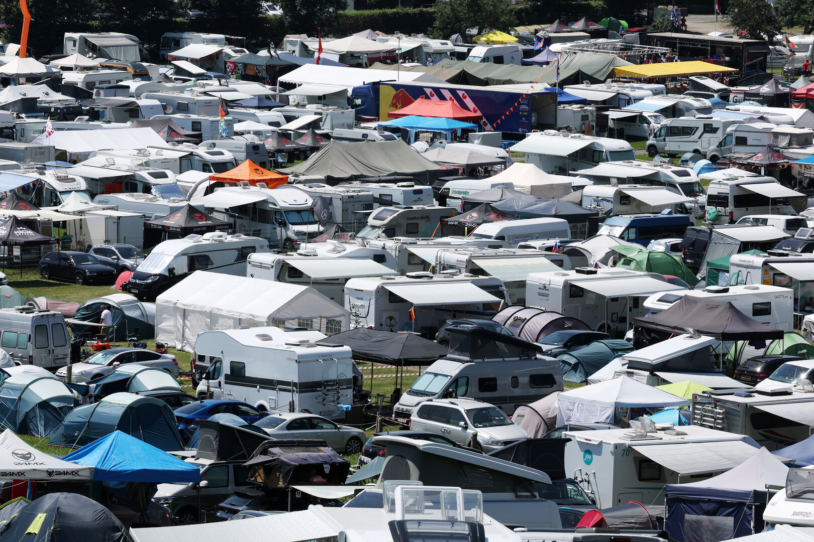 GP AUSTRIA, Circuit Atmosfera - campsite.
26.06.2026. Formula 1 World Championship, Rd 8, Austrian Grand Prix, Spielberg, Austria, Practice Day.
- www.xpbimages.com, EMail: requests@xpbimages.com © Copyright: Moy / XPB Images