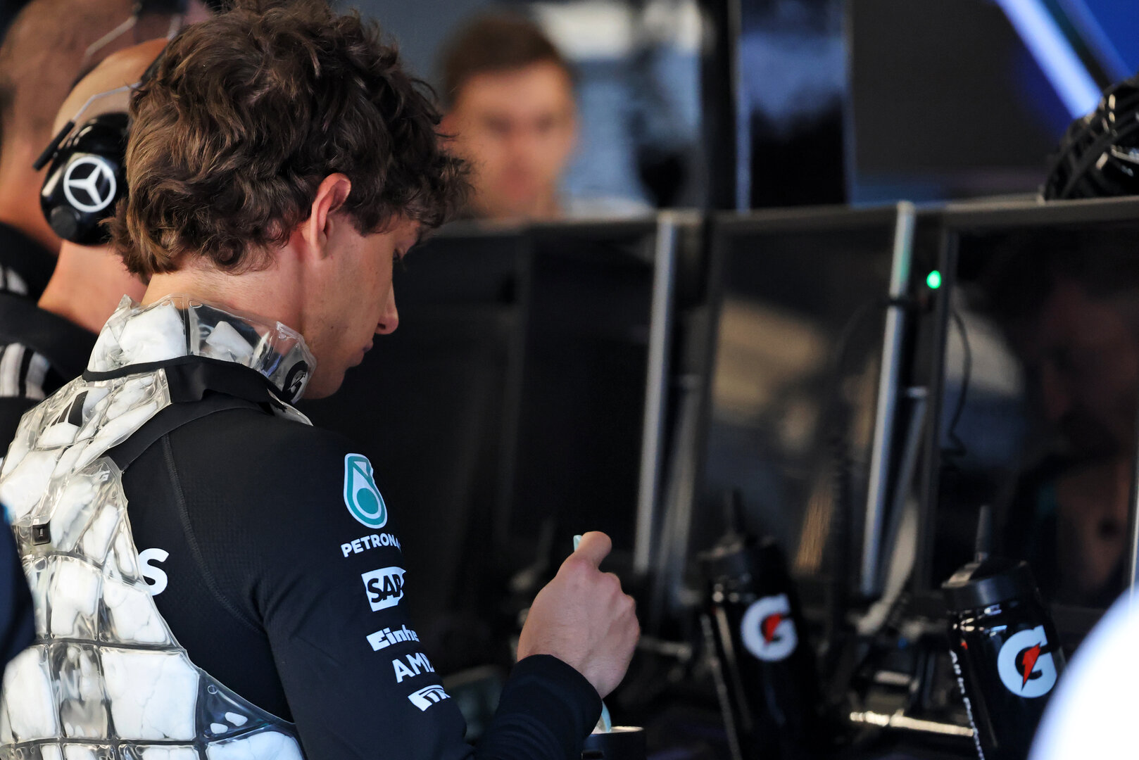 GP AUSTRIA, Andrea Kimi Antonelli (ITA) Mercedes AMG Formula One Team wearing a cooling vest.
26.06.2026. Formula 1 World Championship, Rd 8, Austrian Grand Prix, Spielberg, Austria, Practice Day.
- www.xpbimages.com, EMail: requests@xpbimages.com © Copyright: Batchelor / XPB Images