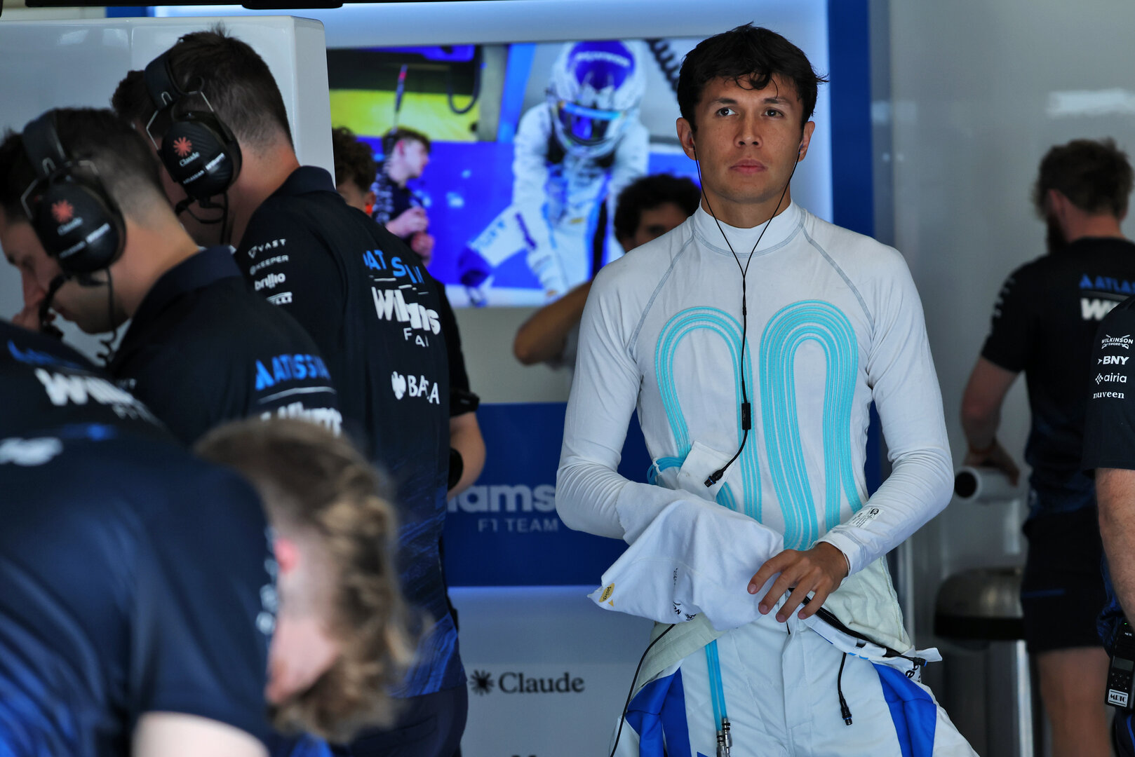 GP AUSTRIA, Alexander Albon (THA) Williams F1 Team wearing a cooling vest.
26.06.2026. Formula 1 World Championship, Rd 8, Austrian Grand Prix, Spielberg, Austria, Practice Day.
- www.xpbimages.com, EMail: requests@xpbimages.com © Copyright: Batchelor / XPB Images
