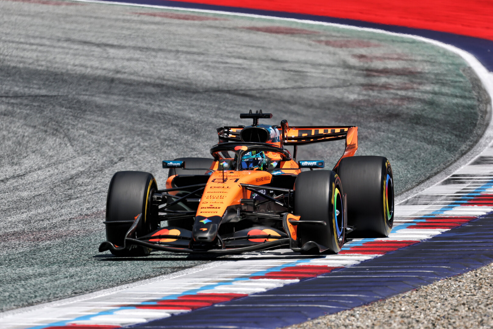 GP AUSTRIA, Oscar Piastri (AUS) McLaren F1 Team MCL40.
26.06.2026. Formula 1 World Championship, Rd 8, Austrian Grand Prix, Spielberg, Austria, Practice Day.
- www.xpbimages.com, EMail: requests@xpbimages.com © Copyright: Moy / XPB Images