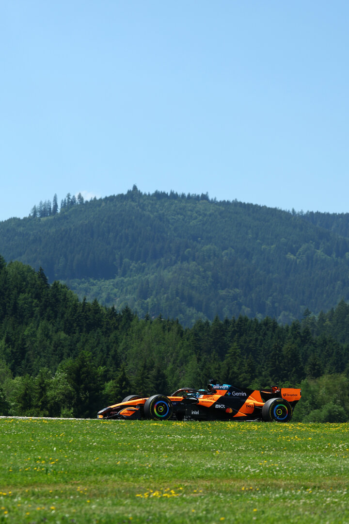 GP AUSTRIA, Oscar Piastri (AUS) McLaren F1 Team MCL40.
26.06.2026. Formula 1 World Championship, Rd 8, Austrian Grand Prix, Spielberg, Austria, Practice Day.
- www.xpbimages.com, EMail: requests@xpbimages.com © Copyright: Bearne / XPB Images