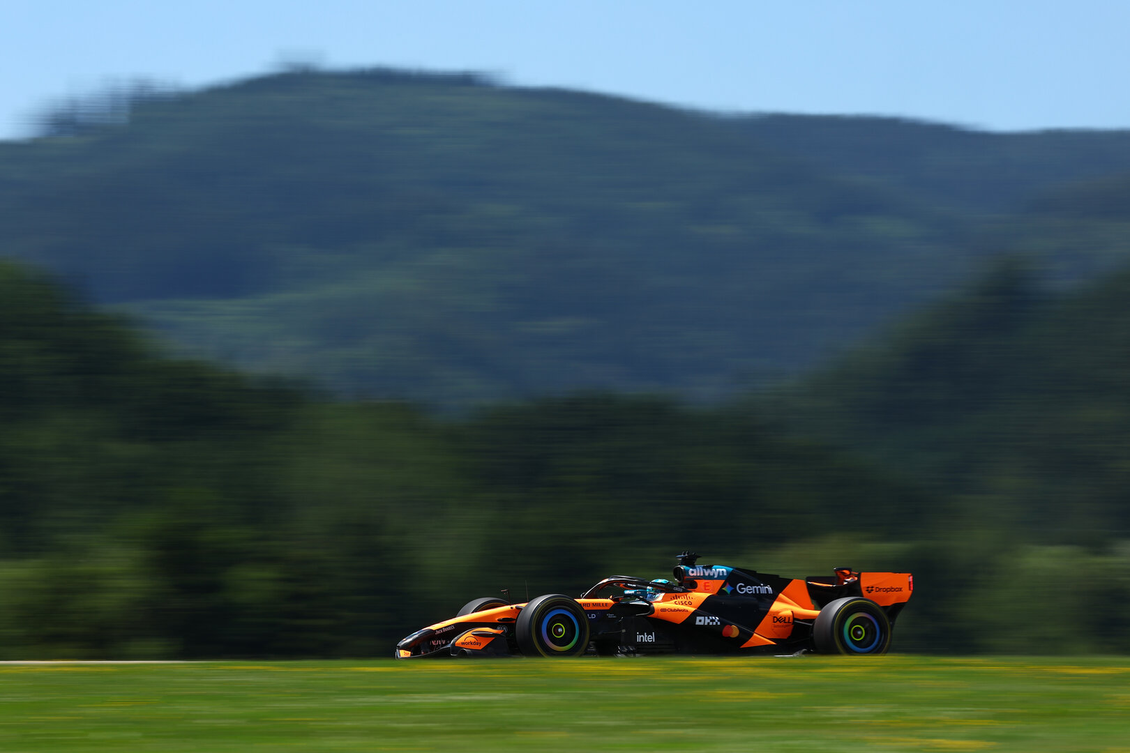 GP AUSTRIA, Oscar Piastri (AUS) McLaren F1 Team MCL40.
26.06.2026. Formula 1 World Championship, Rd 8, Austrian Grand Prix, Spielberg, Austria, Practice Day.
- www.xpbimages.com, EMail: requests@xpbimages.com © Copyright: Bearne / XPB Images