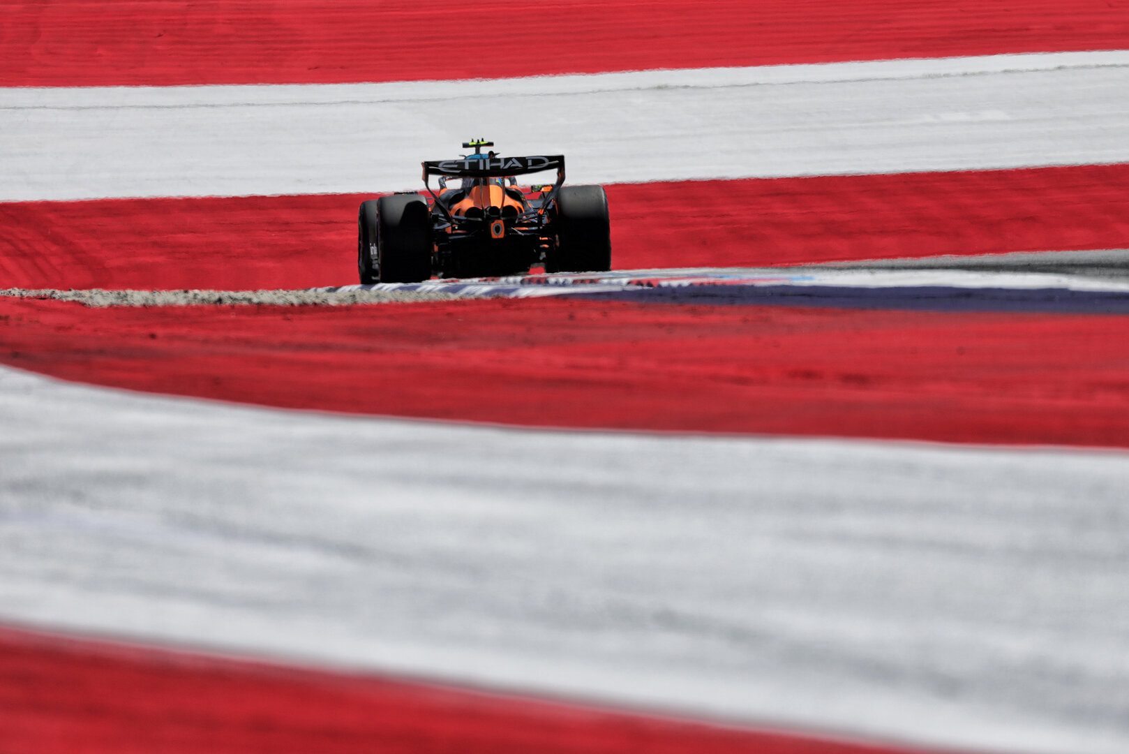 GP AUSTRIA, Lando Norris (GBR) McLaren F1 Team MCL40.
26.06.2026. Formula 1 World Championship, Rd 8, Austrian Grand Prix, Spielberg, Austria, Practice Day.
- www.xpbimages.com, EMail: requests@xpbimages.com © Copyright: Moy / XPB Images