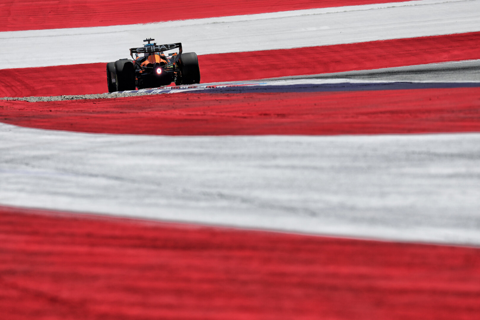 GP AUSTRIA, Oscar Piastri (AUS) McLaren F1 Team MCL40.
26.06.2026. Formula 1 World Championship, Rd 8, Austrian Grand Prix, Spielberg, Austria, Practice Day.
- www.xpbimages.com, EMail: requests@xpbimages.com © Copyright: Moy / XPB Images