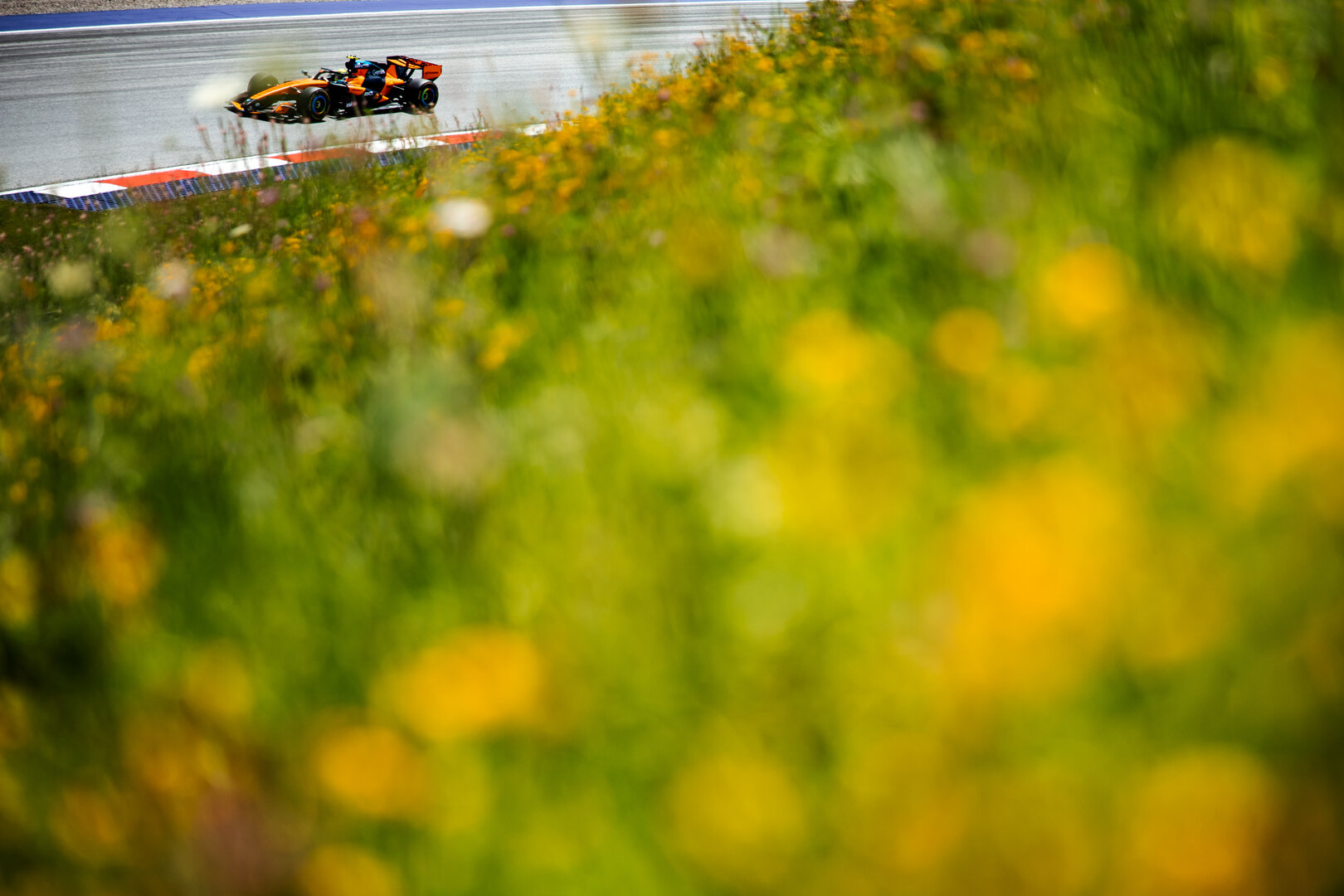 GP AUSTRIA, Lando Norris (GBR) McLaren F1 Team MCL40.
26.06.2026. Formula 1 World Championship, Rd 8, Austrian Grand Prix, Spielberg, Austria, Practice Day.
- www.xpbimages.com, EMail: requests@xpbimages.com © Copyright: Bearne / XPB Images