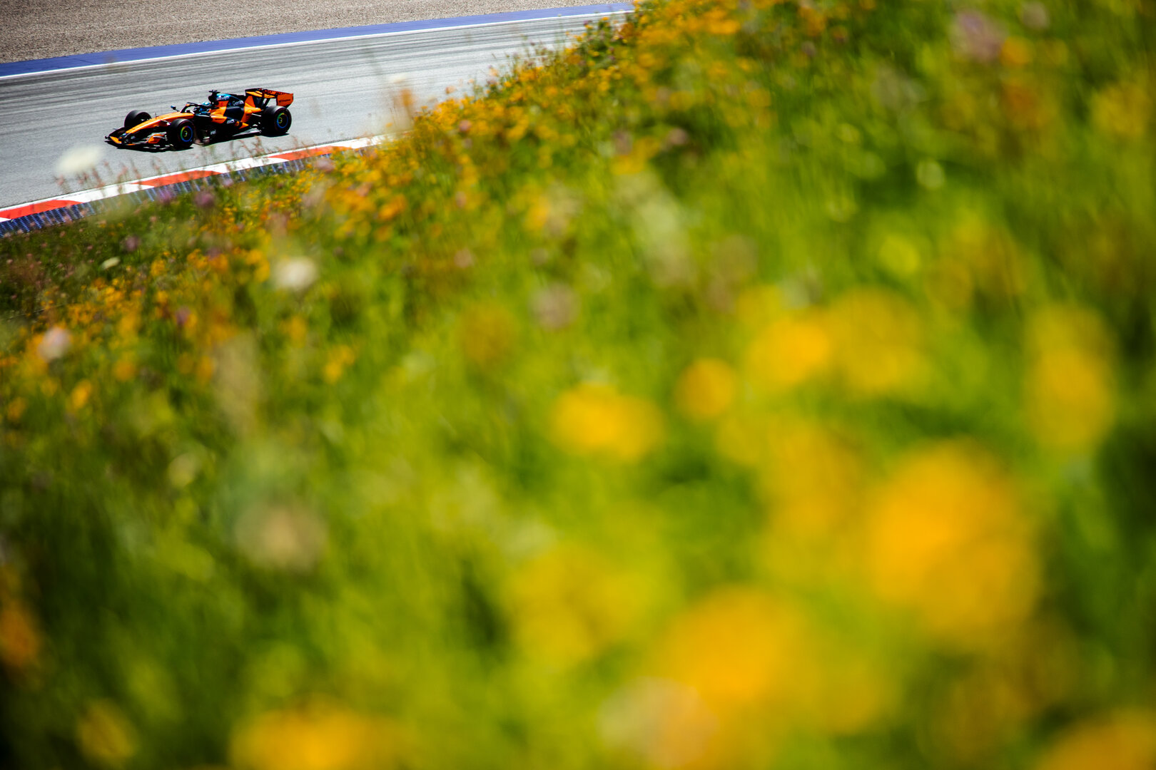 GP AUSTRIA, Oscar Piastri (AUS) McLaren F1 Team MCL40.
26.06.2026. Formula 1 World Championship, Rd 8, Austrian Grand Prix, Spielberg, Austria, Practice Day.
- www.xpbimages.com, EMail: requests@xpbimages.com © Copyright: Bearne / XPB Images