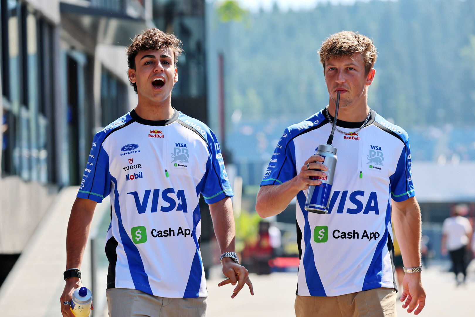 GP AUSTRIA, (L to R): Arvid Lindblad (GBR) Racing Bulls Formula One Team with his team mate Liam Lawson (NZL) Racing Bulls Formula One Team.
27.06.2026. Formula 1 World Championship, Rd 8, Austrian Grand Prix, Spielberg, Austria, Qualifiche Day.
- www.xpbimages.com, EMail: requests@xpbimages.com © Copyright: Batchelor / XPB Images