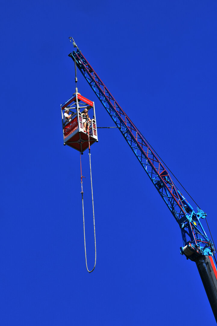 GP AUSTRIA, Circuit Atmosfera - bungee jumping.
27.06.2026. Formula 1 World Championship, Rd 8, Austrian Grand Prix, Spielberg, Austria, Qualifiche Day.
- www.xpbimages.com, EMail: requests@xpbimages.com © Copyright: Moy / XPB Images