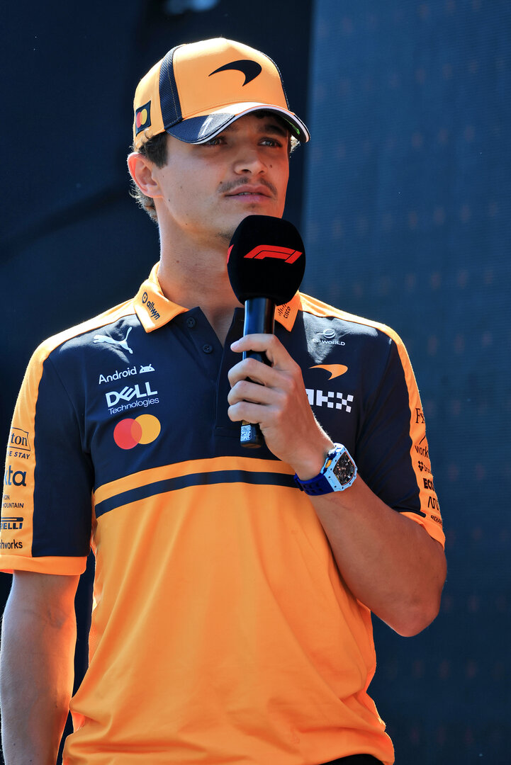 GP AUSTRIA, Lando Norris (GBR) McLaren F1 Team on the FanZone Stage.
27.06.2026. Formula 1 World Championship, Rd 8, Austrian Grand Prix, Spielberg, Austria, Qualifiche Day.
- www.xpbimages.com, EMail: requests@xpbimages.com © Copyright: Moy / XPB Images