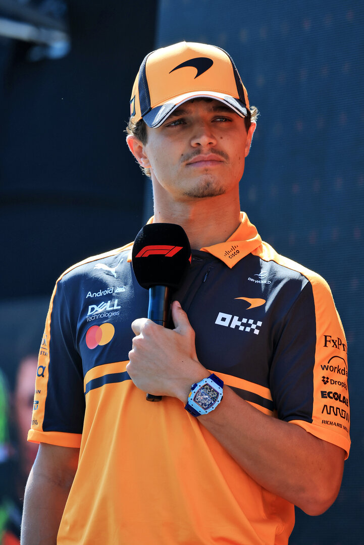 GP AUSTRIA, Lando Norris (GBR) McLaren F1 Team on the FanZone Stage.
27.06.2026. Formula 1 World Championship, Rd 8, Austrian Grand Prix, Spielberg, Austria, Qualifiche Day.
- www.xpbimages.com, EMail: requests@xpbimages.com © Copyright: Moy / XPB Images