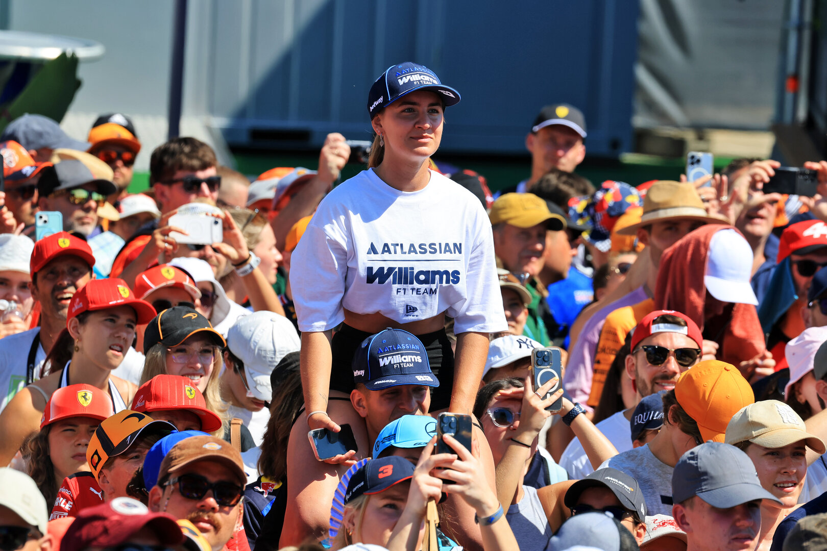 GP AUSTRIA, Circuit Atmosfera - fans at the FanZone Stage.
27.06.2026. Formula 1 World Championship, Rd 8, Austrian Grand Prix, Spielberg, Austria, Qualifiche Day.
- www.xpbimages.com, EMail: requests@xpbimages.com © Copyright: Moy / XPB Images