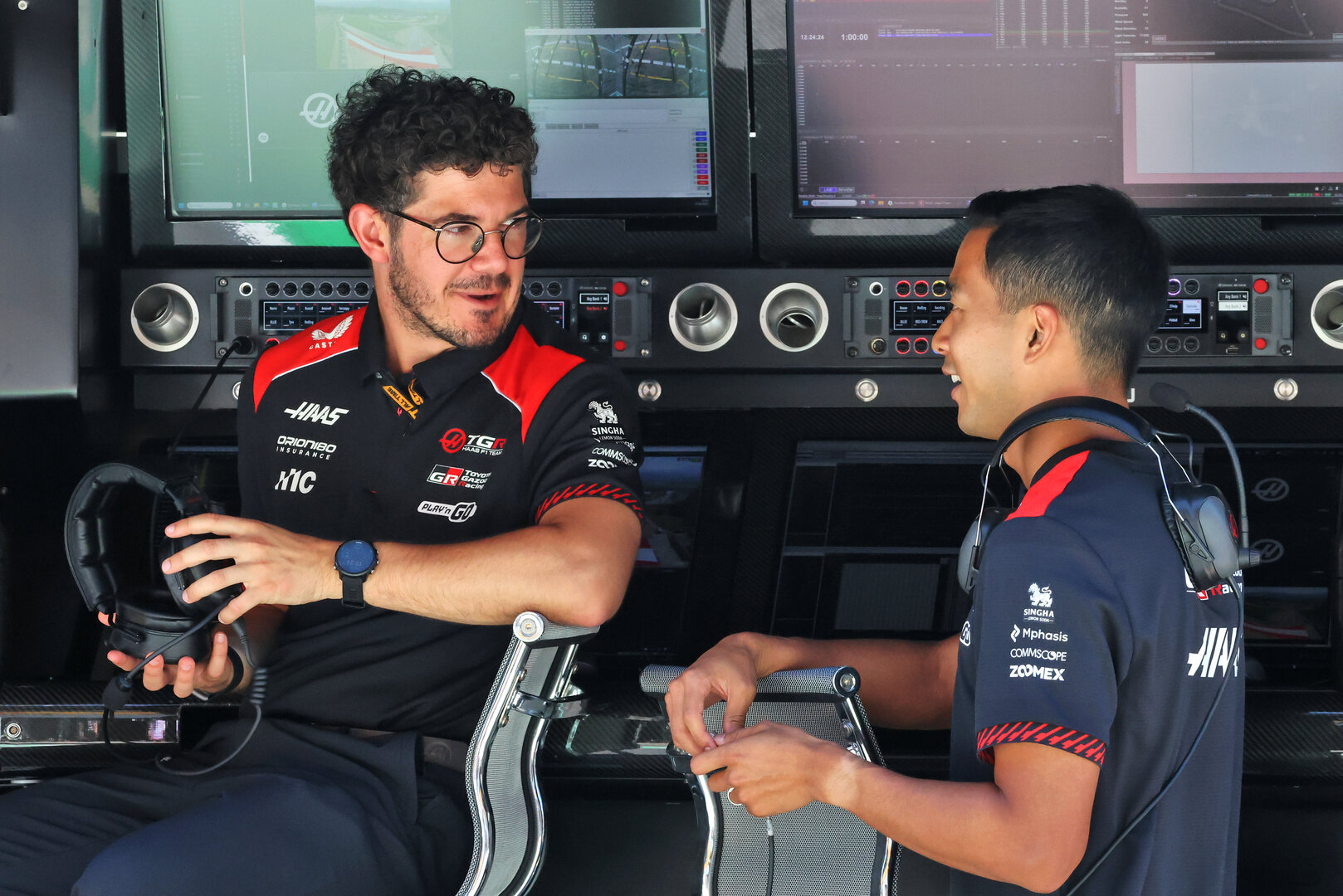 GP AUSTRIA, Ryo Hirakawa (JPN) Haas F1 Team Reserve Driver (Right).
27.06.2026. Formula 1 World Championship, Rd 8, Austrian Grand Prix, Spielberg, Austria, Qualifiche Day.
- www.xpbimages.com, EMail: requests@xpbimages.com © Copyright: Charniaux / XPB Images
