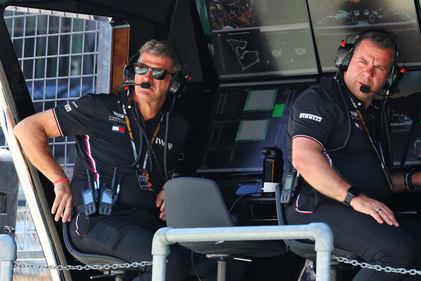 GP AUSTRIA, (L to R): Graeme Lowdon (GBR) Cadillac Formula 1 Team, Team Principal e Peter Crolla (GBR) Cadillac F1 Gara Team Manager on the pit gantry.
27.06.2026. Formula 1 World Championship, Rd 8, Austrian Grand Prix, Spielberg, Austria, Qualifiche Day.
- www.xpbimages.com, EMail: requests@xpbimages.com © Copyright: Charniaux / XPB Images