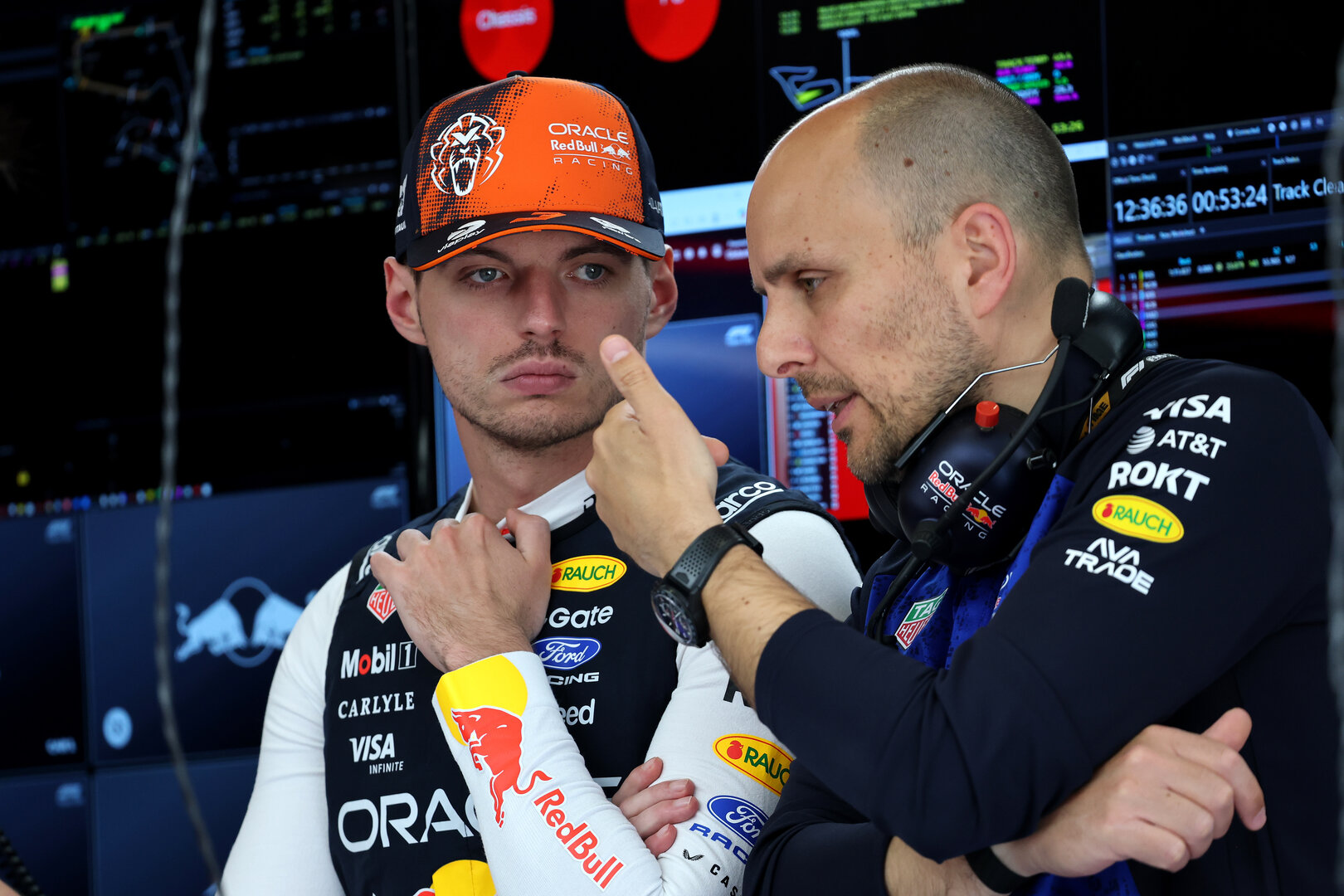 GP AUSTRIA, (L to R): Max Verstappen (NLD) Red Bull Racing with Gianpiero Lambiase (ITA) Red Bull Racing Head of Gara Engineering.
27.06.2026. Formula 1 World Championship, Rd 8, Austrian Grand Prix, Spielberg, Austria, Qualifiche Day.
- www.xpbimages.com, EMail: requests@xpbimages.com © Copyright: Batchelor / XPB Images