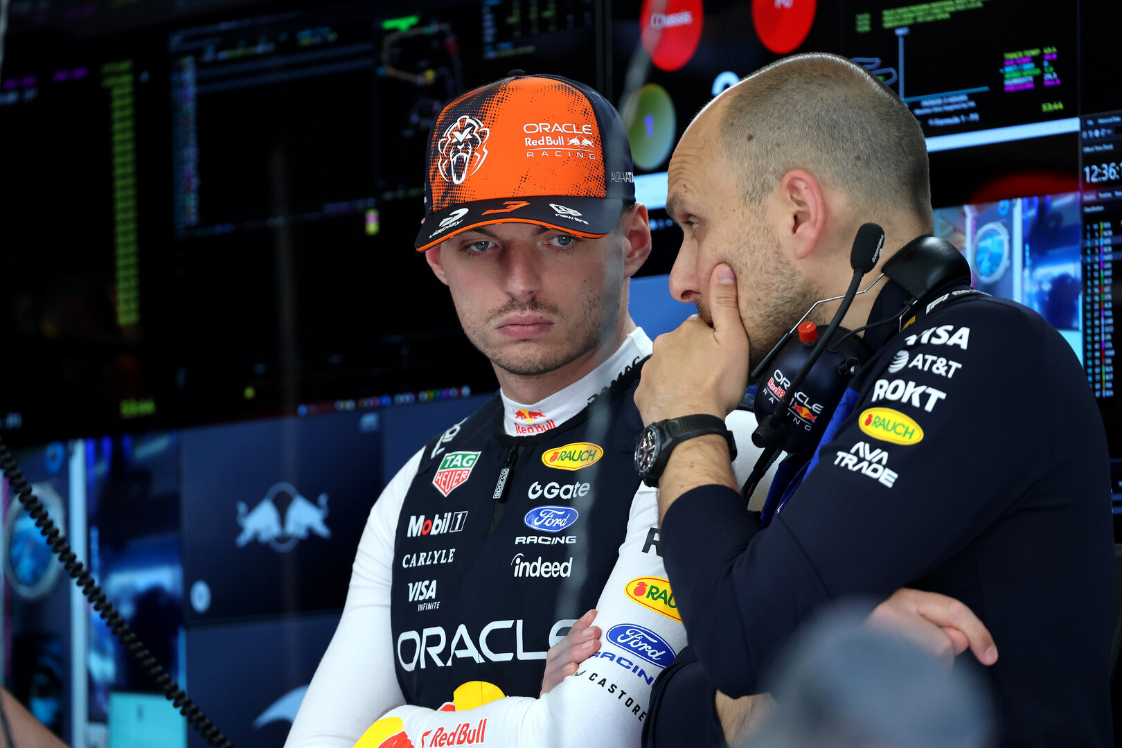 GP AUSTRIA, (L to R): Max Verstappen (NLD) Red Bull Racing with Gianpiero Lambiase (ITA) Red Bull Racing Head of Gara Engineering.
27.06.2026. Formula 1 World Championship, Rd 8, Austrian Grand Prix, Spielberg, Austria, Qualifiche Day.
- www.xpbimages.com, EMail: requests@xpbimages.com © Copyright: Batchelor / XPB Images