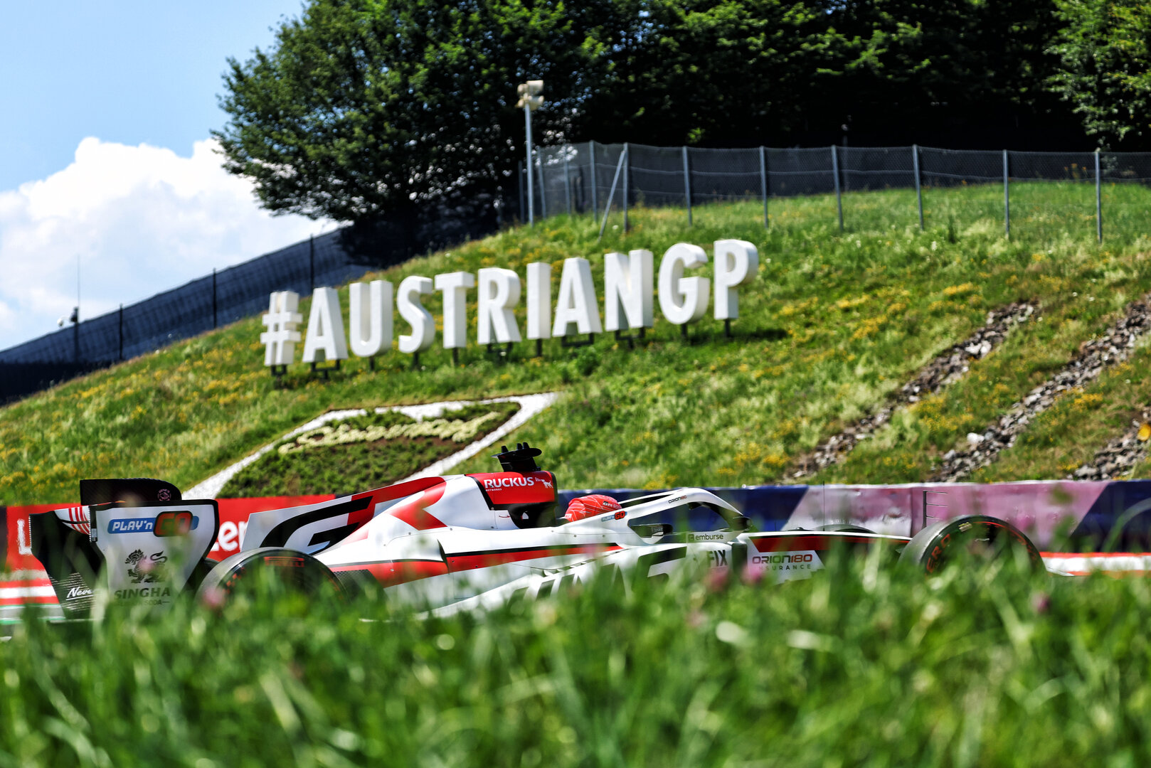 GP AUSTRIA, Esteban Ocon (FRA) Haas F1 Team VF-26.
27.06.2026. Formula 1 World Championship, Rd 8, Austrian Grand Prix, Spielberg, Austria, Qualifiche Day.
- www.xpbimages.com, EMail: requests@xpbimages.com © Copyright: Bearne / XPB Images