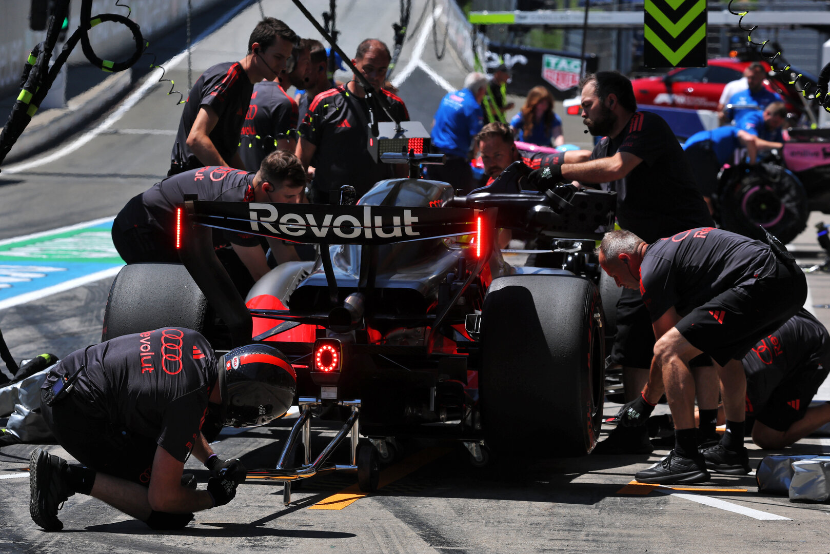 GP AUSTRIA, Nico Hulkenberg (GER) Audi F1 Team R26 in the pits.
27.06.2026. Formula 1 World Championship, Rd 8, Austrian Grand Prix, Spielberg, Austria, Qualifiche Day.
- www.xpbimages.com, EMail: requests@xpbimages.com © Copyright: Charniaux / XPB Images
